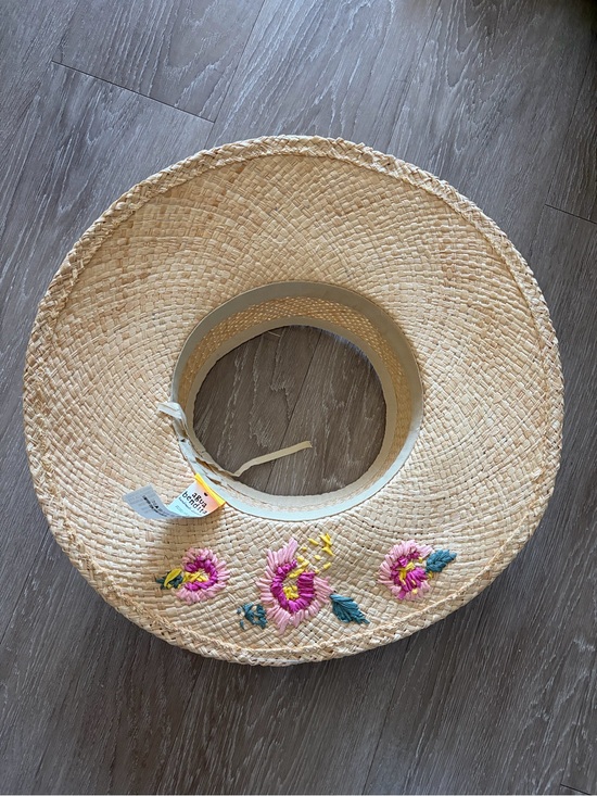 Agua Bendita Embroidered Straw Sun Hat with Pink Flowers main image 5